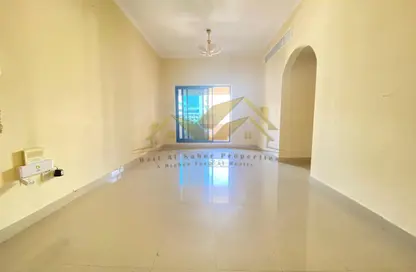 شقة - غرفة نوم - 1 حمام للايجار في طريق منخول - بر دبي - دبي