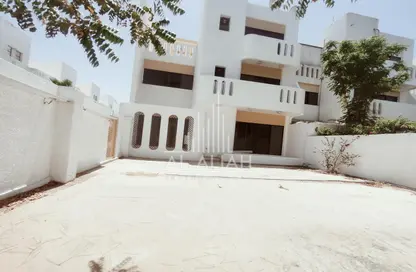 Terrace image for: Compound - 4 Bedrooms - 5 Bathrooms for rent in Al Karamah - Abu Dhabi, Image 1