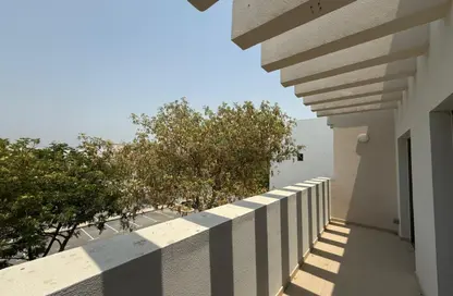 Apartment - 2 Bedrooms - 2 Bathrooms for rent in The Gardens Buildings - The Gardens - Dubai