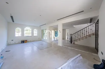 Villa - 3 Bedrooms - 2 Bathrooms for sale in District 5 - Royal Park - Jumeirah Park - Dubai