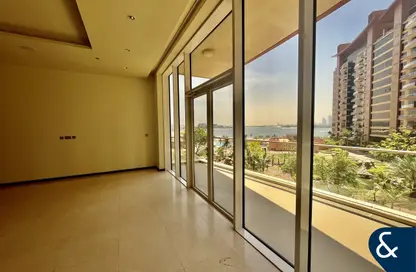 Apartment - 1 Bedroom - 2 Bathrooms for rent in Emerald - Tiara Residences - Palm Jumeirah - Dubai