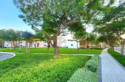 Apartment - 2 Bedrooms - 2 Bathrooms for rent in The Gardens Buildings - The Gardens - Dubai