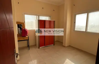 Apartment - 2 Bedrooms - 1 Bathroom for rent in Al Qulaya'ah - Al Sharq - Sharjah