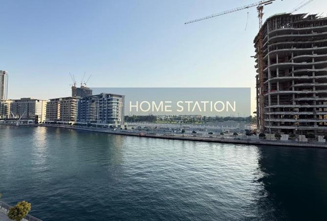 Corner Unit • Panoramic Canal Views • Maids Room