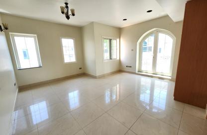 Villa - 5 Bedrooms - 5 Bathrooms for rent in Jumeirah 1 Villas - Jumeirah 1 - Jumeirah - Dubai