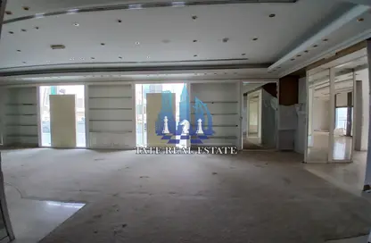 Show Room - Studio - 3 Bathrooms for rent in Corniche Road - Abu Dhabi