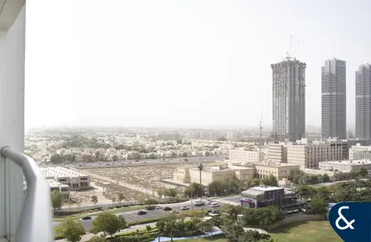Apartment - 1 Bedroom - 2 Bathrooms for sale in Lake Elucio - Jumeirah Lake Towers - Dubai
