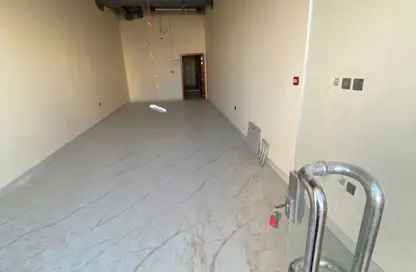 Shop - Studio - 1 Bathroom for rent in Al Jurf 3 - Al Jurf - Ajman Downtown - Ajman