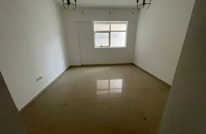 شقة - غرفة نوم - 2 حمامات للايجار في المحطة - القاسمية - الشارقة شقة - غرفة نوم - 2 حمامات للايجار في المحطة - القاسمية - الشارقة