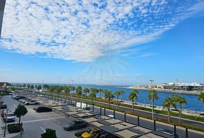 COMMUNITY EXPERT | SEA VIEW | FITTED APPLIANCES