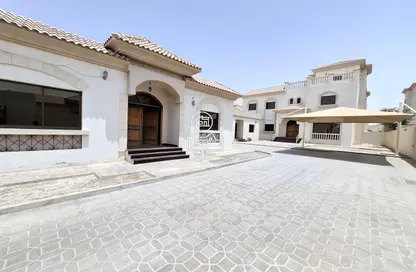 Villa - 7+ Bedrooms - 7+ Bathrooms for rent in Shakhbout City - Abu Dhabi