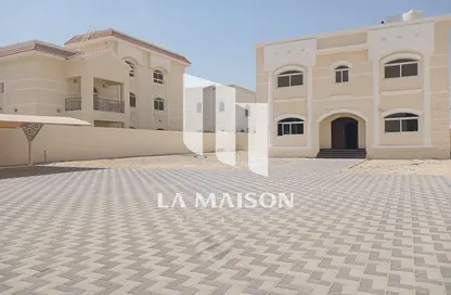 Villa - 5 Bedrooms - 6 Bathrooms for rent in Madinat Al Riyad - Abu Dhabi