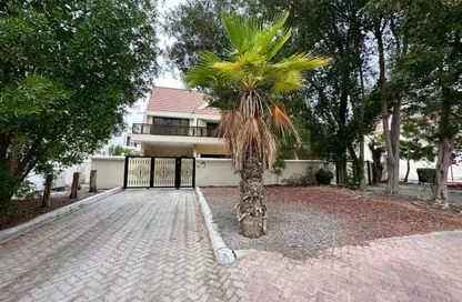 Villa - 5 Bedrooms - 4 Bathrooms for rent in Khalidiya Street - Al Khalidiya - Abu Dhabi