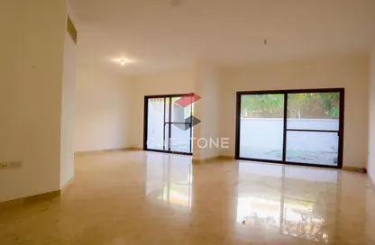 Empty Room image for: Villa - 4 Bedrooms - 5 Bathrooms for rent in Al Nahyan - Abu Dhabi, Image 1