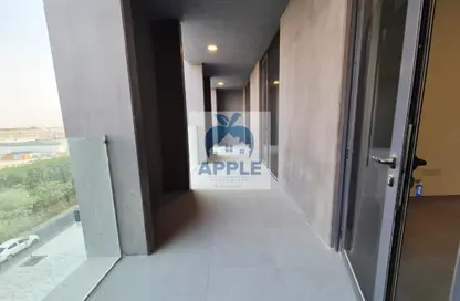 شقة - 2 غرف نوم - 3 حمامات للايجار في الطراز - حي نسيج - الجادة - الشارقة