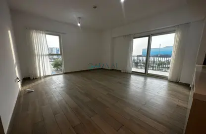 Empty Room image for: Apartment - 3 Bedrooms - 4 Bathrooms for sale in Waters Edge - Yas Island - Abu Dhabi, Image 1