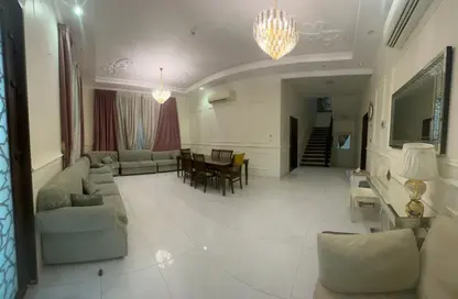 فيلا - 4 غرف نوم - 6 حمامات للايجار في بوابة الخيل - حدائق الإمارات 1 - القوز - دبي فيلا - 4 غرف نوم - 6 حمامات للايجار في بوابة الخيل - حدائق الإمارات 1 - القوز - دبي