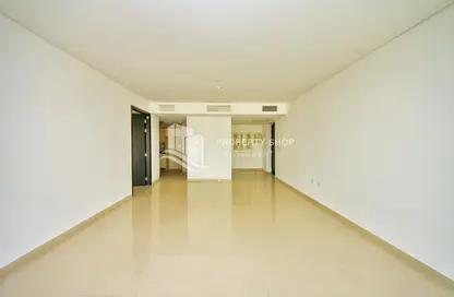 صورة لـ غرفة فارغة شقة - غرفة نوم - 2 حمامات للبيع في برج راس الخيمة - مارينا سكوير - جزيرة الريم - أبوظبي ، صورة رقم 1