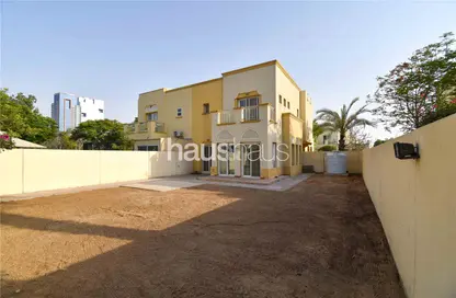 فيلا - 3 غرف نوم - 2 حمامات للبيع في الينابيع 8 - الينابيع - دبي