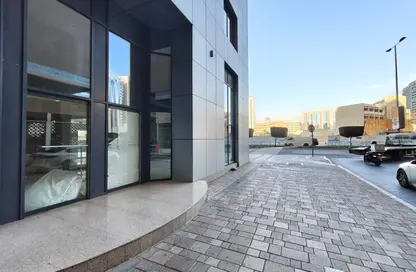 متجر - استوديو - 2 حمامات للايجار في شيلالا تاور - الخالدية - أبوظبي