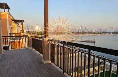 Villa - 5 Bedrooms - 7 Bathrooms for rent in Sur La Mer - La Mer - Jumeirah - Dubai