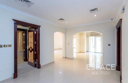 Villa - 4 Bedrooms - 3 Bathrooms for sale in Meadows 2 - Meadows - Dubai