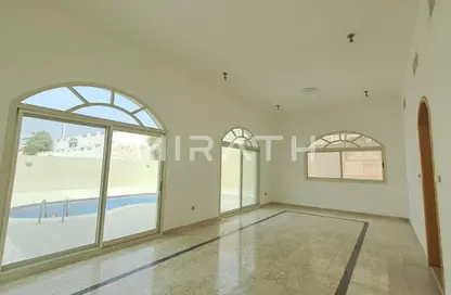 فيلا - 4 غرف نوم - 4 حمامات للايجار في فيلات القرهود - منطقة القرهود - دبي