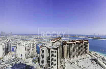 Outdoor Building image for: Apartment - 1 Bedroom - 2 Bathrooms for rent in The Palm Tower - Palm Jumeirah - Dubai, Image 1