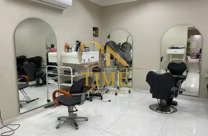 Shop - Studio - 1 Bathroom for rent in Al Khan Lagoon Tower - Al Khan Lagoon - Al Khan - Sharjah