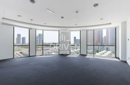 Empty Room image for: Office Space - Studio for rent in Office Park - Dubai Media City - Dubai, Image 1