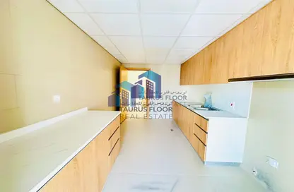 Apartment - 3 Bedrooms - 3 Bathrooms for rent in Al Rigga Building - Al Muraqqabat - Deira - Dubai