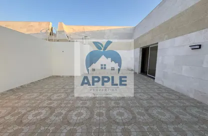 شقة - 2 غرف نوم - 3 حمامات للايجار في الفلاح - تجارية مويلح - الشارقة شقة - 2 غرف نوم - 3 حمامات للايجار في الفلاح - تجارية مويلح - الشارقة