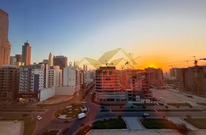 Apartment - 2 Bedrooms - 3 Bathrooms for rent in Jumeirah Garden City - Al Satwa - Dubai