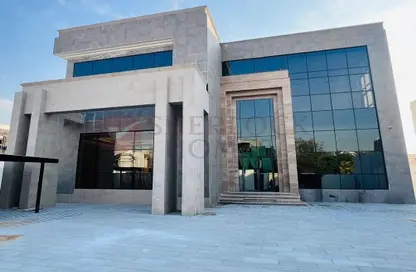 Villa - 6 Bedrooms - 7 Bathrooms for rent in Nad Al Sheba 4 - Nad Al Sheba - Dubai