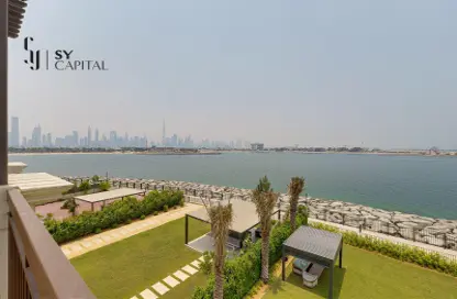 Villa - 5 Bedrooms - 6 Bathrooms for rent in Sur La Mer - La Mer - Jumeirah - Dubai