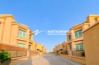 مجمع سكني - 6 غرف نوم - 7 حمامات للبيع في فلل مدينة محمد بن زايد - مدينة محمد بن زايد - أبوظبي