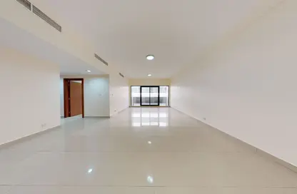 Apartment - 3 Bedrooms - 3 Bathrooms for rent in Golden Sands 9 - Mankhool - Bur Dubai - Dubai
