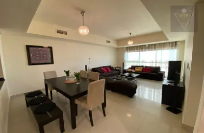 Living / Dining Room image for: Apartment - 1 Bedroom - 2 Bathrooms for sale in Tala Tower - Marina Square - Al Reem Island - Abu Dhabi, Image 1