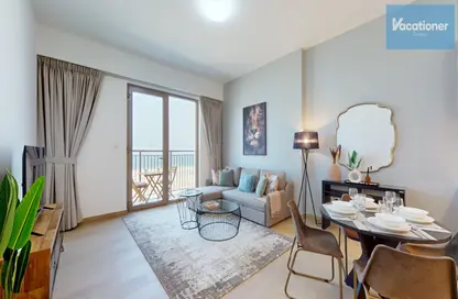 Living / Dining Room image for: Apartment - 1 Bedroom - 1 Bathroom for rent in Le Pont - La Mer - Jumeirah - Dubai, Image 1