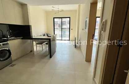 شقة - غرفة نوم - 2 حمامات للايجار في قرية الجميرا سركل - دبي شقة - غرفة نوم - 2 حمامات للايجار في قرية الجميرا سركل - دبي