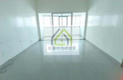 Apartment - 3 Bedrooms - 4 Bathrooms for rent in Taryam Building - Al Taawun Street - Al Taawun - Sharjah