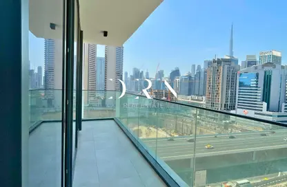 شقة - غرفة نوم - 1 حمام للايجار في زا باراجون لآي جي او - الخليج التجاري - دبي