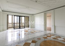 صورةغرفة فارغة لـ: شقة - 2 غرف نوم - 3 حمامات للبيع في بالازيو فيرساتشي - القرية التراثية - دبي, صورة 1