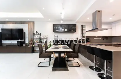 تاون هاوس - 5 غرف نوم - 5 حمامات للبيع في القرية الغربية - الفرجان - دبي