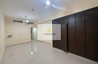 Apartment - Studio - 1 Bathroom for rent in Al Karama - Dubai