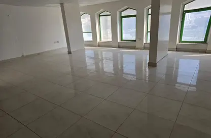 مكتب - استوديو - 1 حمام للايجار في بناء النباعة - النبعة - الشرق - الشارقة مكتب - استوديو - 1 حمام للايجار في بناء النباعة - النبعة - الشرق - الشارقة