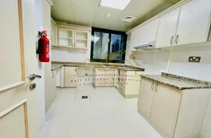 شقة - 2 غرف نوم - 3 حمامات للايجار في شارع الشيخ زايد - دبي شقة - 2 غرف نوم - 3 حمامات للايجار في شارع الشيخ زايد - دبي