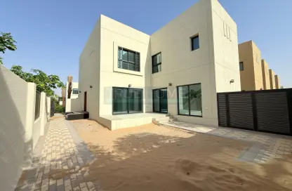 فيلا - 3 غرف نوم - 4 حمامات للبيع في مدينة الشارقة المستدامة - الشارقة
