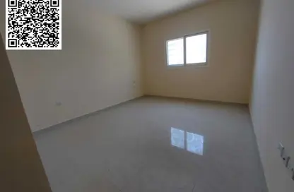 شقة - غرفة نوم - 2 حمامات للايجار في طريق كورنيش عجمان - عجمان