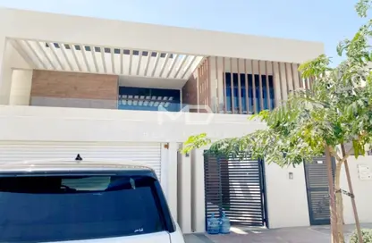 Villa - 5 Bedrooms - 7 Bathrooms for sale in West Yas - Yas Island - Abu Dhabi